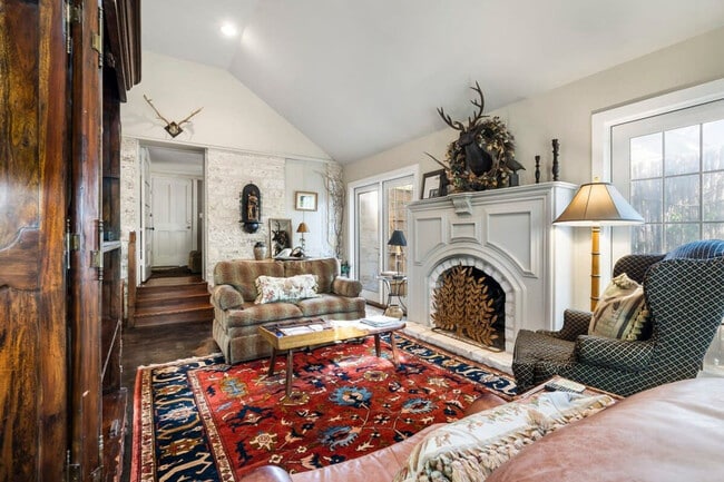 property at 203 W Creek St
