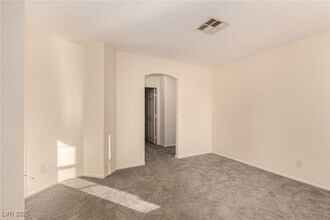10396 Midseason Mist St in Las Vegas, NV - Building Photo - Building Photo