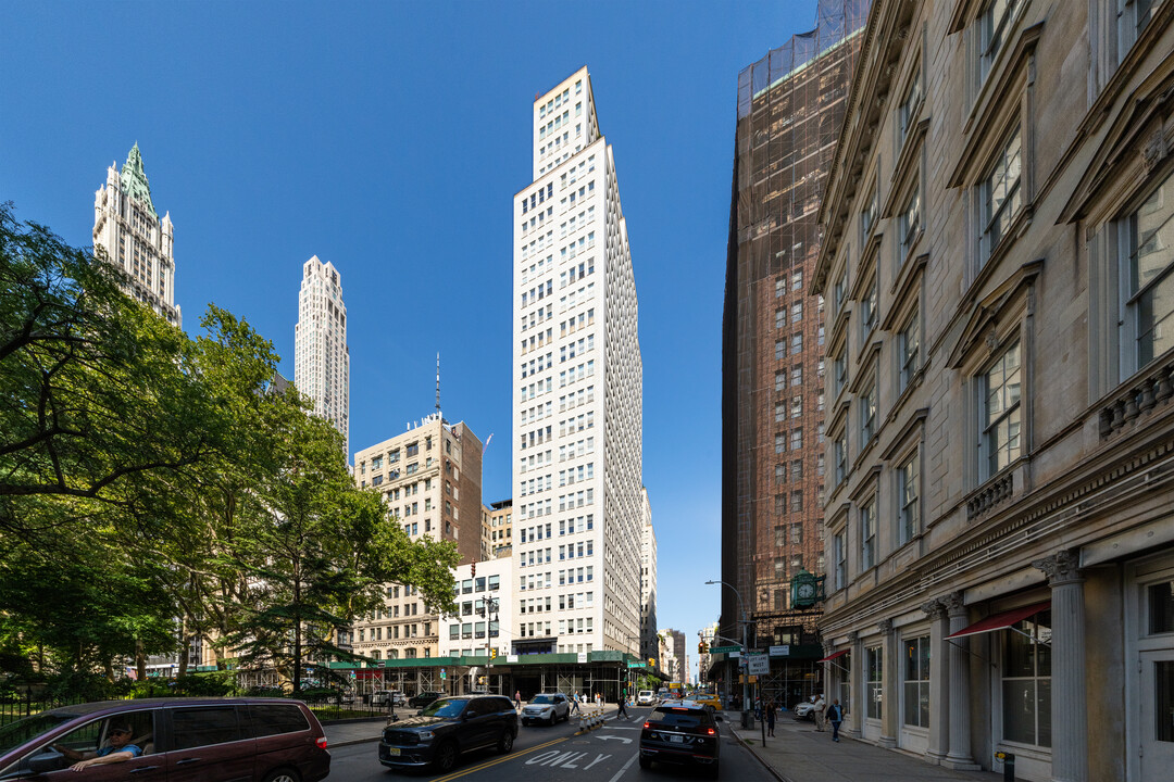 Tower 270 in New York, NY - Building Photo