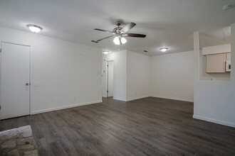 701 Country Aire Dr in Round Rock, TX - Building Photo - Building Photo