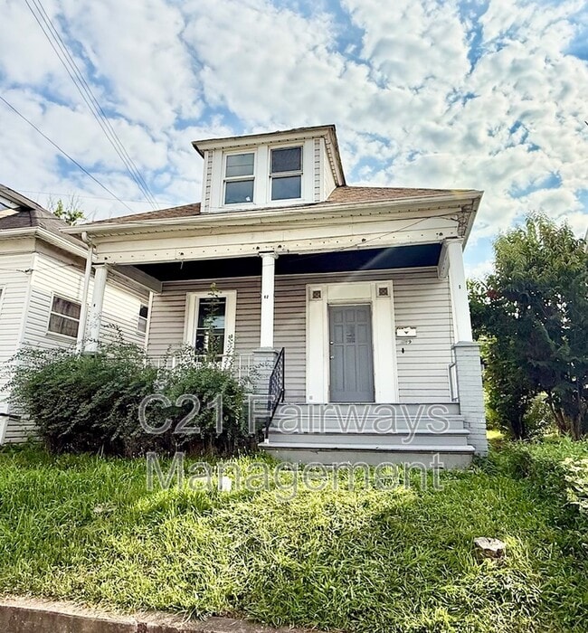 property at 419 N 4th St