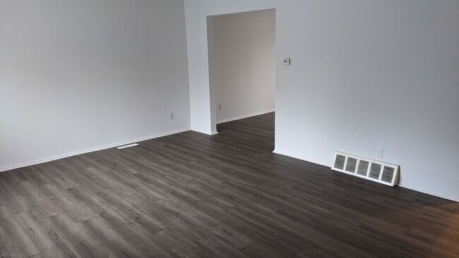 2717 Courtlandt Ave-Unit -2717 in Kalamazoo, MI - Foto de edificio - Building Photo