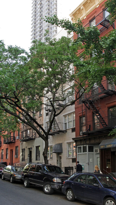 219 East 88 Street in New York, NY - Building Photo