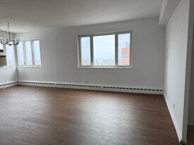 708 W Bittersweet Pl, Unit 1012 in Chicago, IL - Building Photo