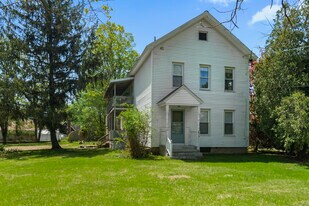 671 Cornwall Ave in Cheshire, CT - Building Photo