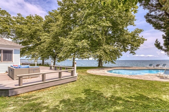 property at 11120 Main Rd