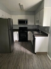 601 Riverhill Cir in Columbia, SC - Foto de edificio - Building Photo