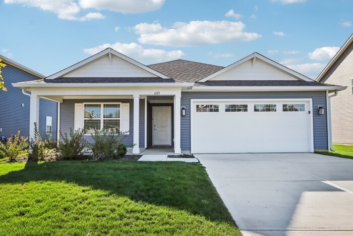 698 Cattail Ln in Greenfield, IN - Building Photo