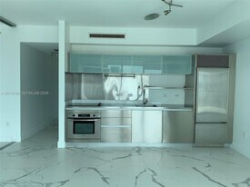 1040 Biscayne Blvd, Unit 2705 in Miami, FL - Building Photo