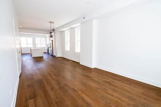 2120 W 18th St in Chicago, IL - Building Photo - Building Photo