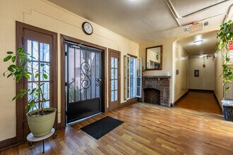 Loma Lake Apartments in Los Angeles, CA - Building Photo - Building Photo