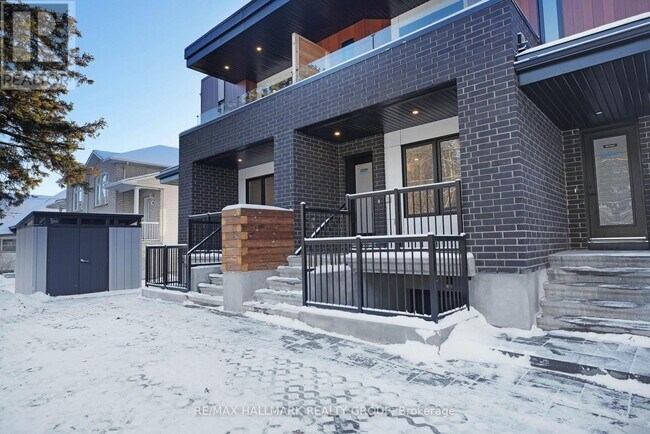 958 Fisher Ave in Ottawa, ON - Building Photo - Building Photo