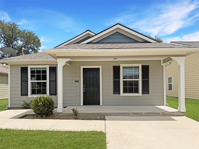 property at 7405 Blue Jay Dr