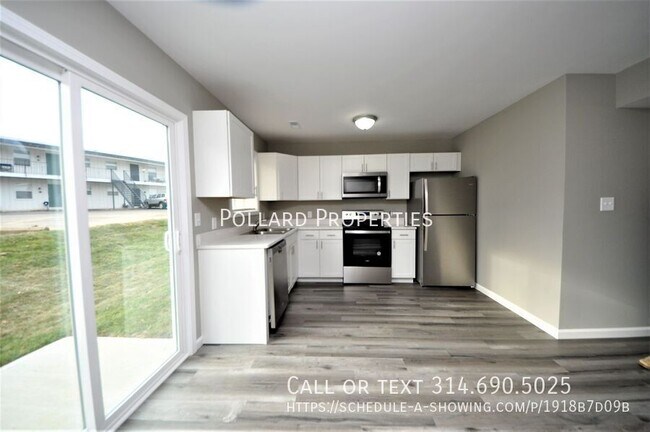 210 Arlington Way in Warrenton, MO - Foto de edificio - Building Photo