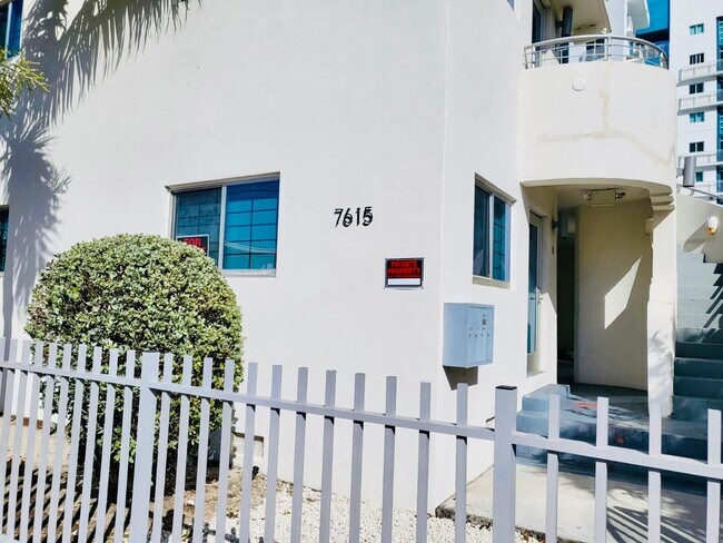 7615 Harding Ave, Unit #4 in Miami Beach, FL - Building Photo - Building Photo
