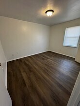 1212 NW 26th St in Oklahoma City, OK - Foto de edificio - Building Photo