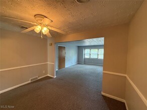 52 Southwoods Ave in Youngstown, OH - Building Photo - Building Photo