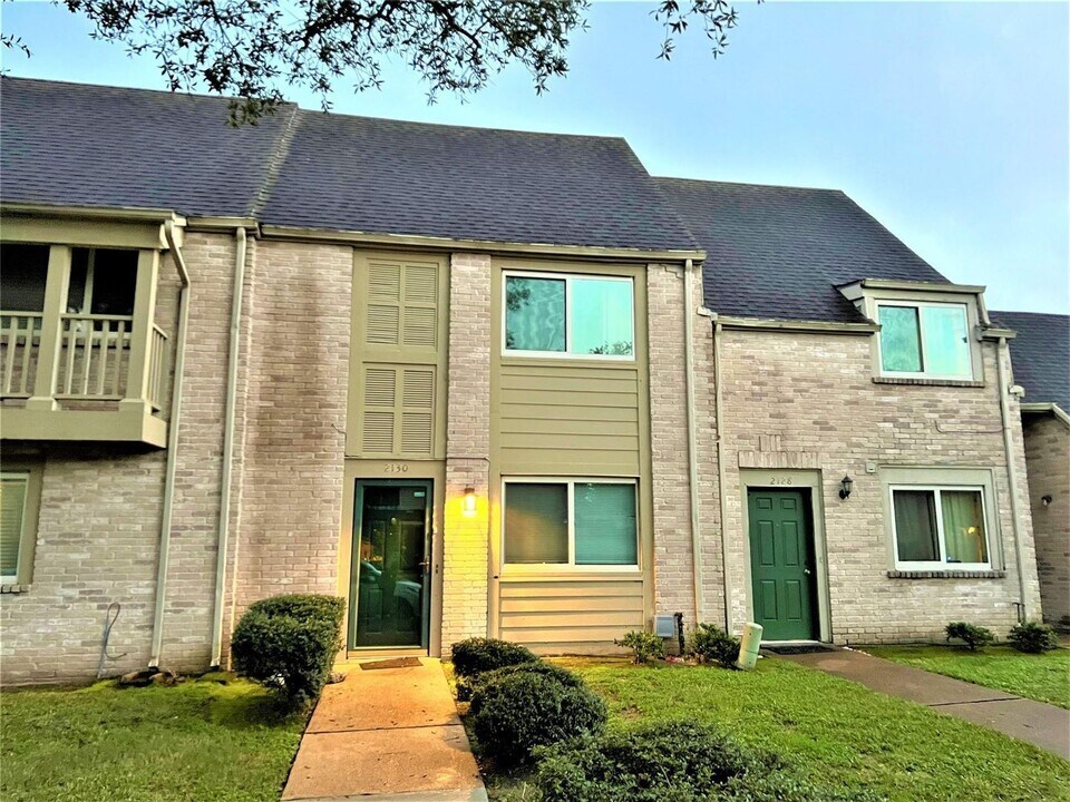 2130 Greenbriar Colony Dr in Houston, TX - Foto de edificio