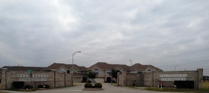 Silverglen Townhomes in Houston, TX - Building Photo - Building Photo