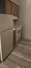 SOMERSET VILLAGE APARTMENTS in Somerset, IN - Foto de edificio - Interior Photo