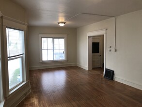 716 W Lincoln Ave in Oshkosh, WI - Building Photo - Building Photo