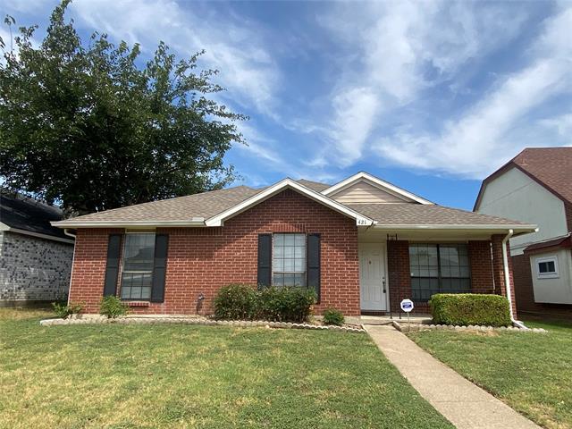 421 Sims Dr in Cedar Hill, TX - Building Photo