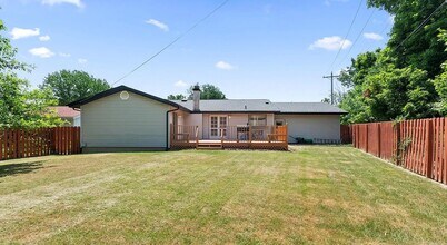 5801 Sir Edward Ct in Florissant, MO - Building Photo - Building Photo