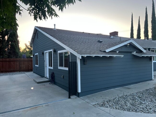 8941 Balboa Blvd in Los Angeles, CA - Building Photo - Building Photo