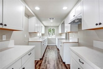2127 N Mountain View Ave in San Bernardino, CA - Building Photo - Building Photo