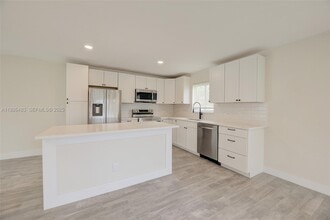 610 N 31st Ct in Hollywood, FL - Building Photo - Building Photo