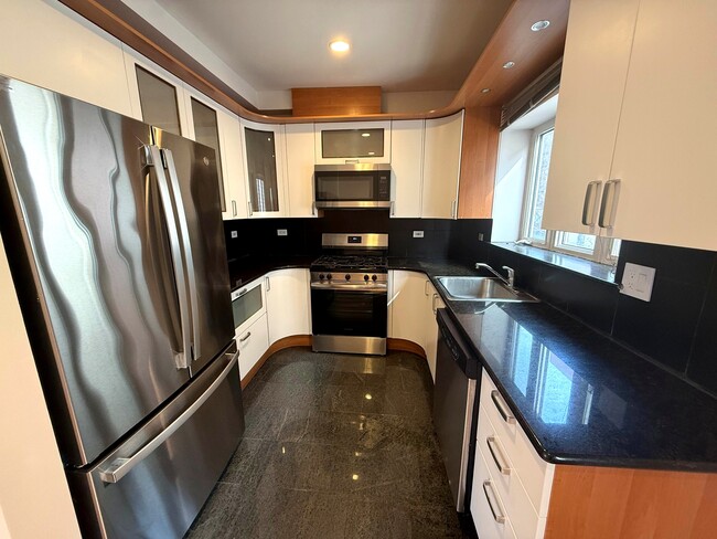 1901 Voorhies Ave, Unit 3 in Brooklyn, NY - Building Photo - Building Photo