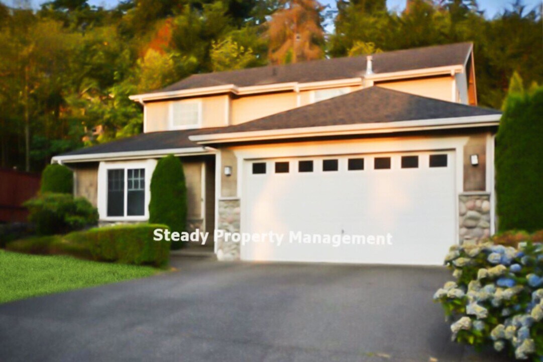25037 235th Ct SE in Maple Valley, WA - Building Photo