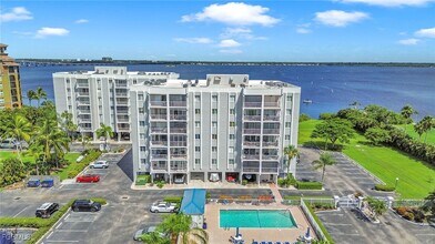 2885 Palm Beach Blvd in Ft. Myers, FL - Building Photo - Building Photo