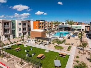 Origin in Goodyear, AZ - Foto de edificio - Building Photo