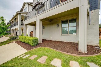 2537 McCart Ave in Fort Worth, TX - Building Photo - Building Photo