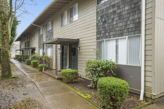 JFJ Apartments in Salem, OR - Building Photo - Building Photo