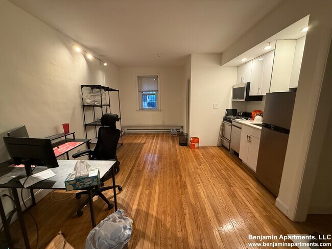 515 Beacon St, Unit 1 in Boston, MA - Building Photo - Building Photo