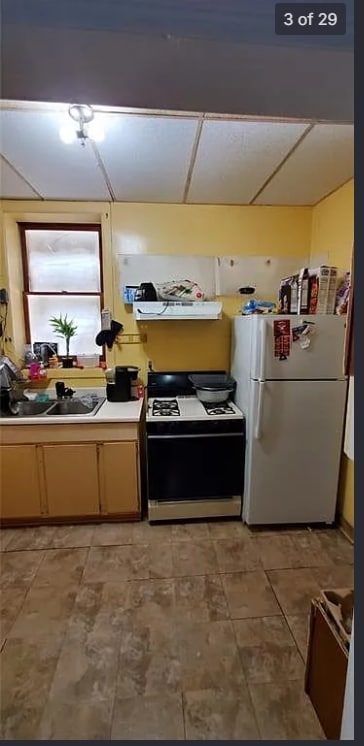 778 N Clinton Ave, Unit top