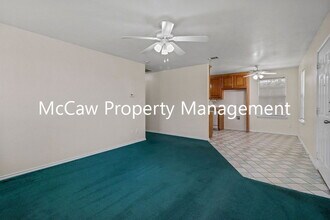 509 W Cedar St in Gunter, TX - Building Photo - Building Photo
