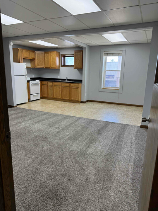 1014 Superior Ave-Unit -Unit 1 in Tomah, WI - Foto de edificio