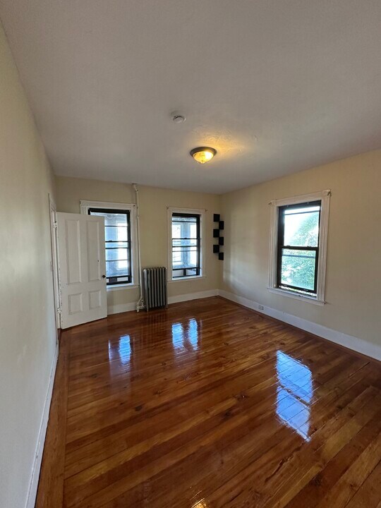 15 Cushman Rd, Unit 1 in Boston, MA - Foto de edificio