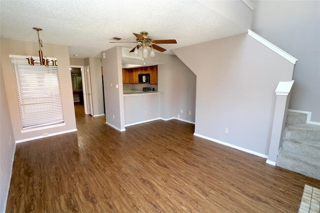9835 Walnut St, Unit R207 in Dallas, TX - Building Photo - Building Photo