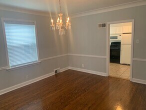 8008 Delmar Blvd, Unit Upper in University City, MO - Building Photo - Building Photo