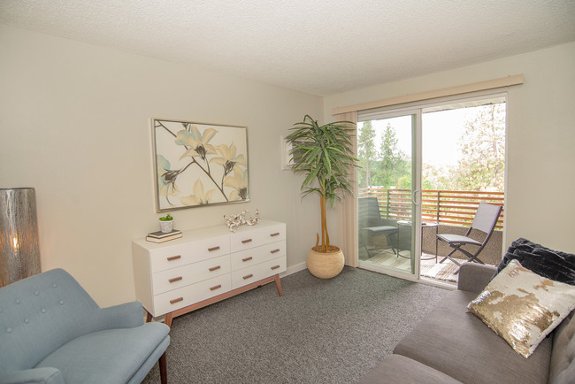 South Hill Heights Apartments