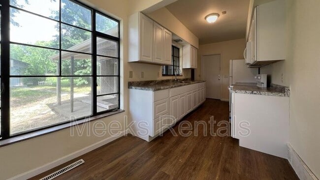 property at 16 Hurricane Creek Rd