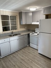 205 Catherine St, Unit B in Benson, NC - Building Photo - Building Photo
