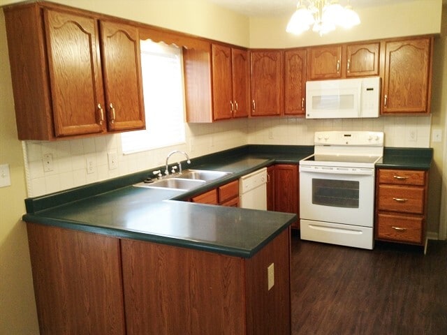 8778 Woodridge Dr in Florence, KY - Building Photo - Building Photo