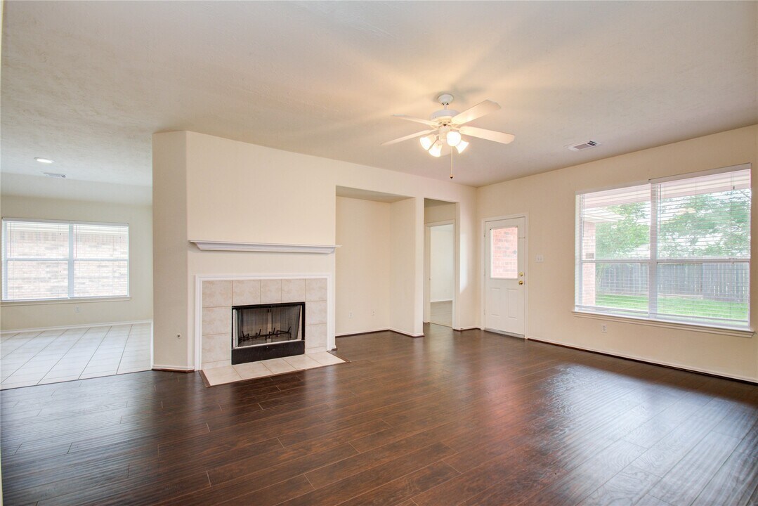 5715 Afton Ridge Ln in Houston, TX - Building Photo