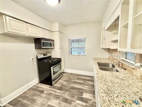 3615 Hanselman Rd in Victoria, TX - Building Photo - Building Photo