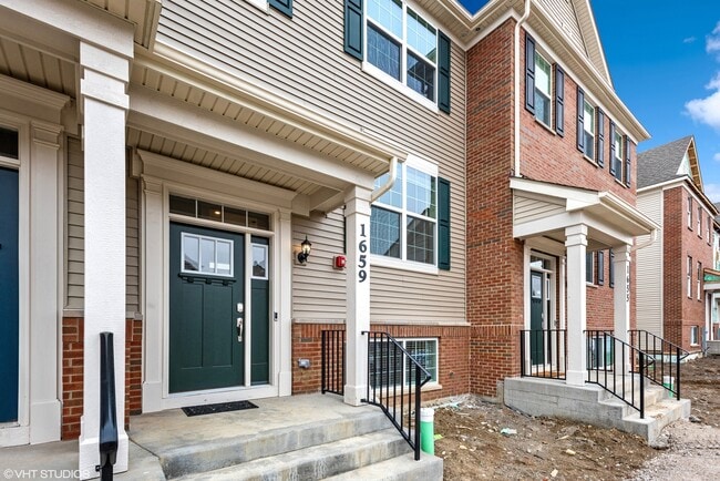 1659 Bentz Way in Batavia, IL - Building Photo - Building Photo